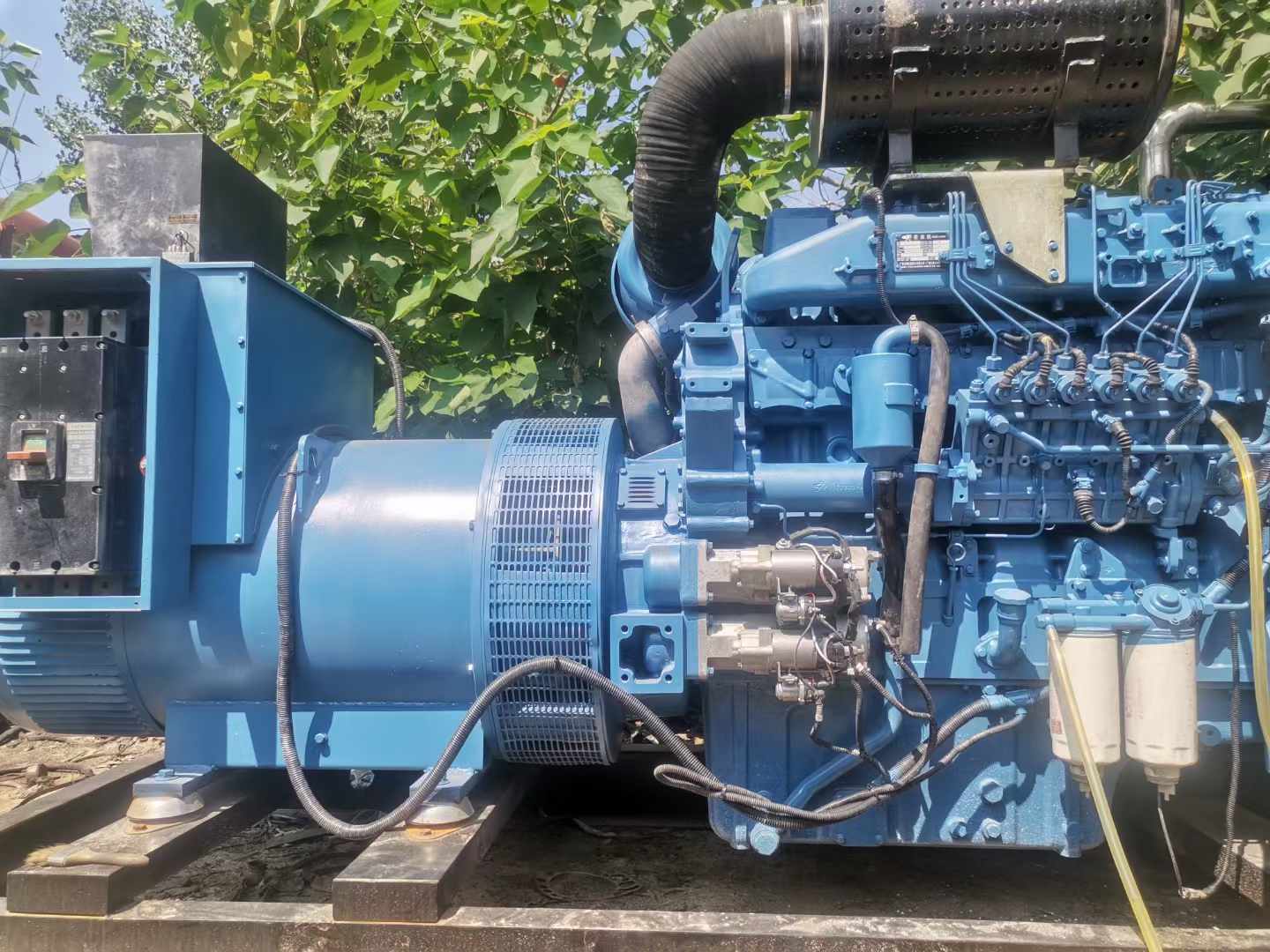 沙湖原种场详细说明降低 800kW 柴油发电机输出电流波动的方法